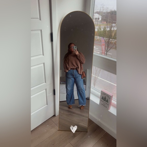 Meet your Posher, Kelly - Picture 1 of 2